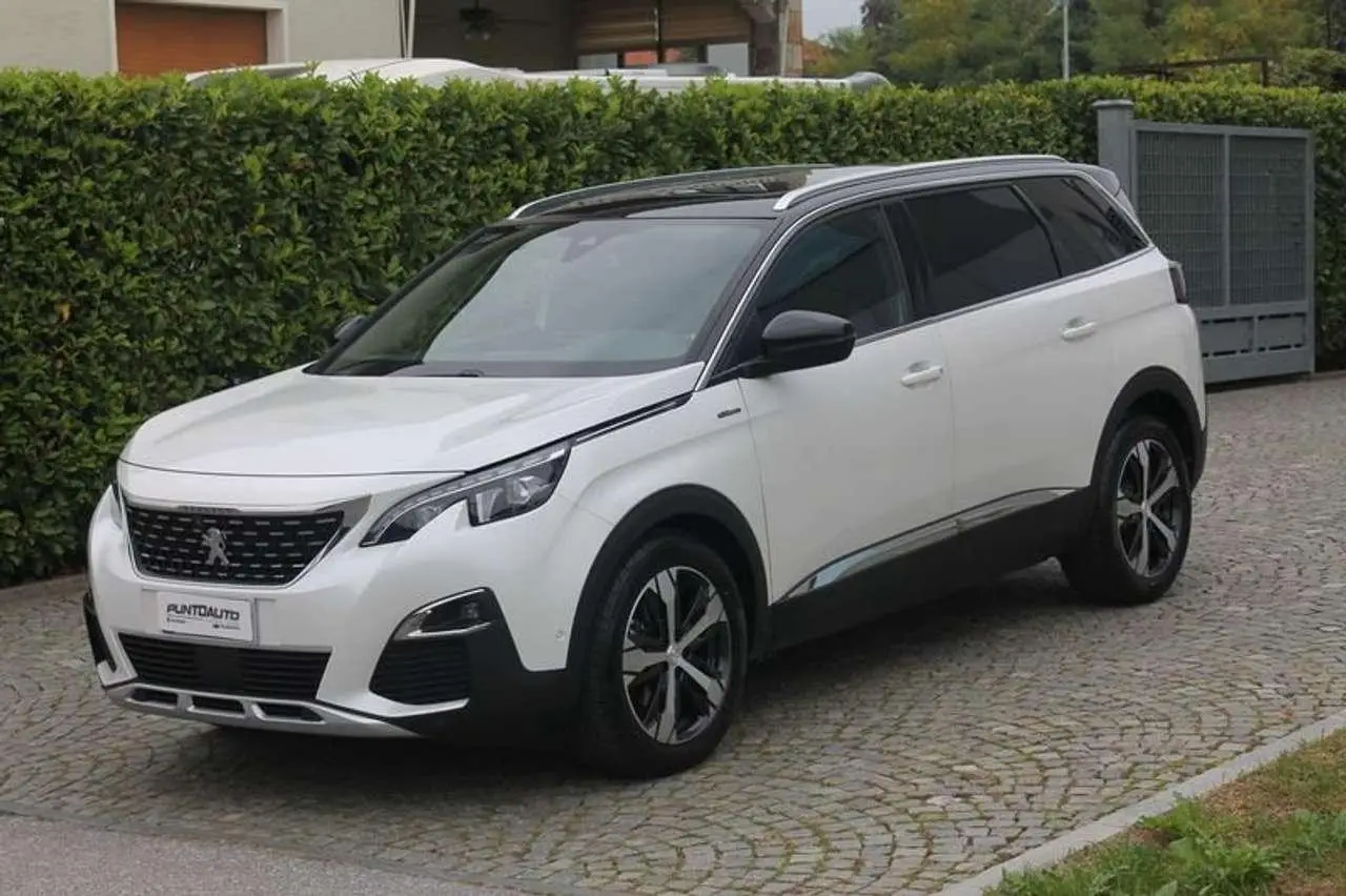 Photo 1 : Peugeot 5008 2018 Diesel