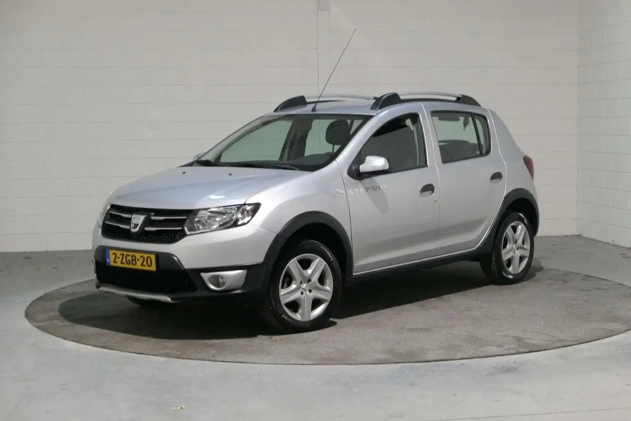 Photo 1 : Dacia Sandero 2015 Petrol