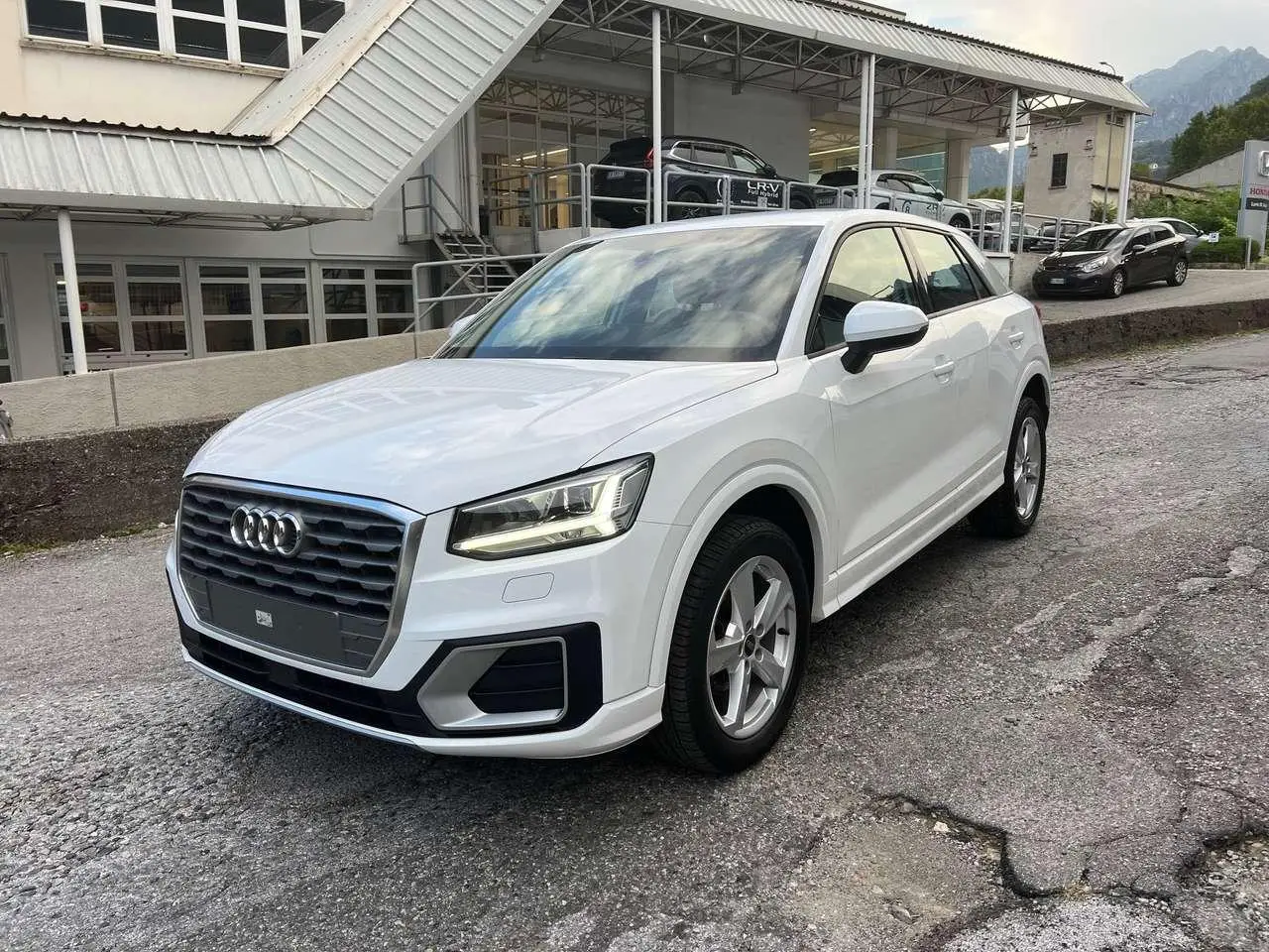 Photo 1 : Audi Q2 2021 Essence