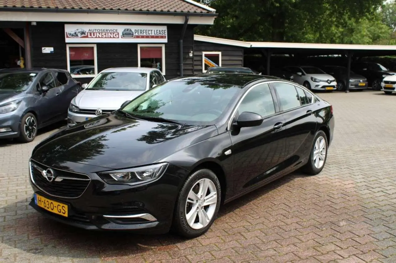 Photo 1 : Opel Insignia 2020 Essence