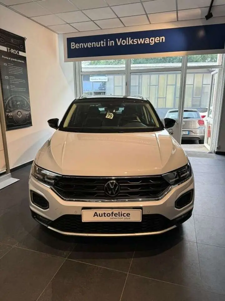 Photo 1 : Volkswagen T-roc 2021 Petrol