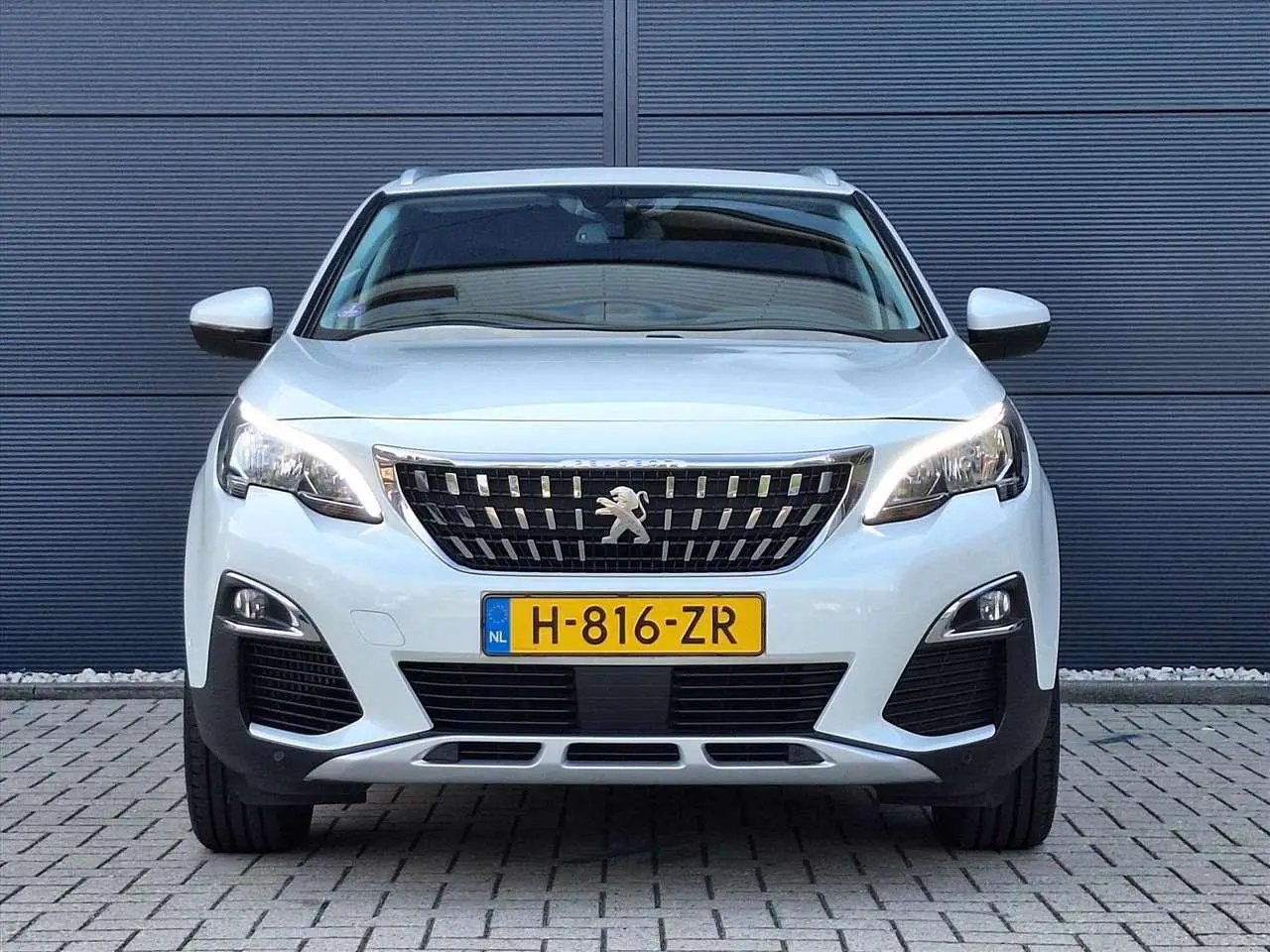 Photo 1 : Peugeot 3008 2020 Petrol