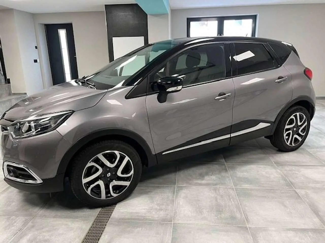 Photo 1 : Renault Captur 2016 Petrol