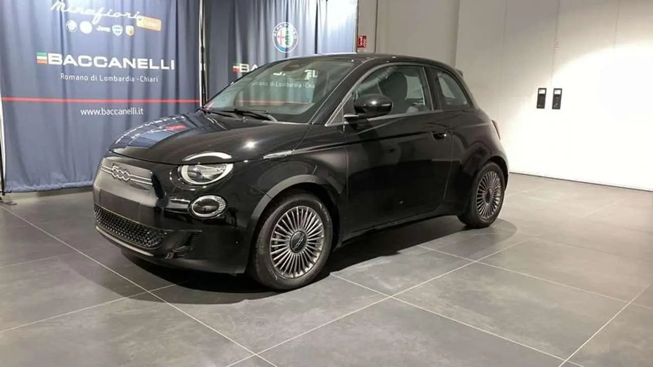 Photo 1 : Fiat 500 2022 Électrique