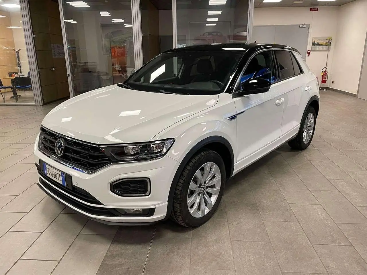 Photo 1 : Volkswagen T-roc 2021 Essence