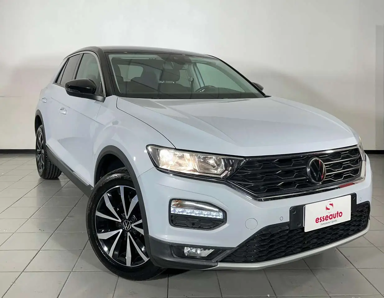 Photo 1 : Volkswagen T-roc 2021 Petrol