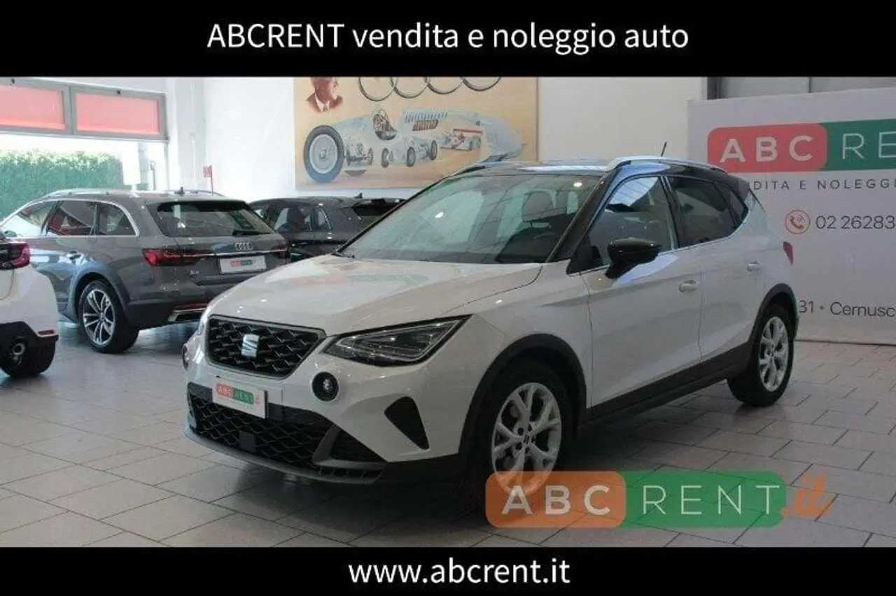 Photo 1 : Seat Arona 2023 Petrol