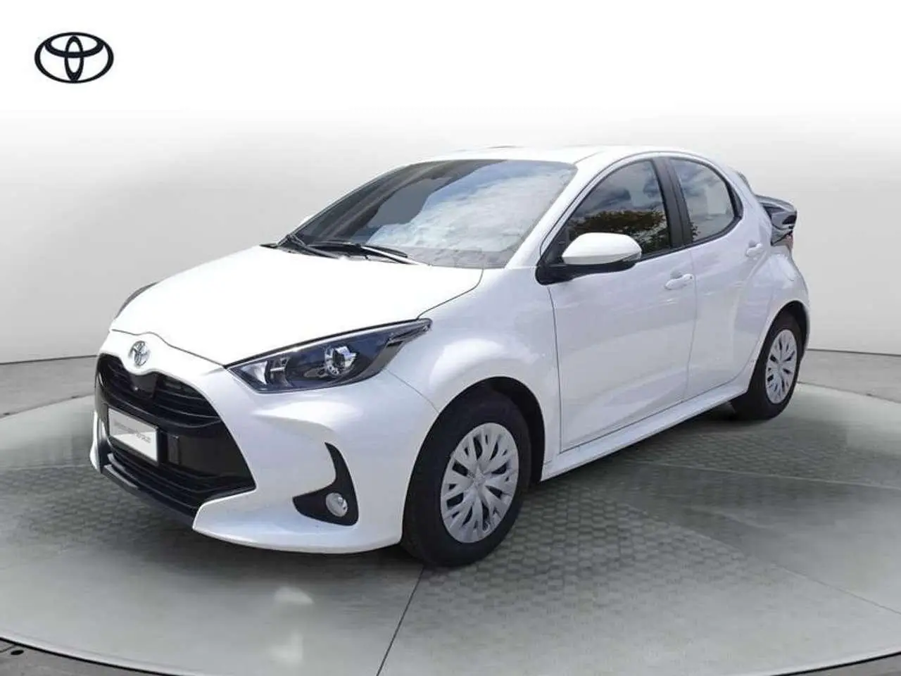 Photo 1 : Toyota Yaris 2023 Petrol