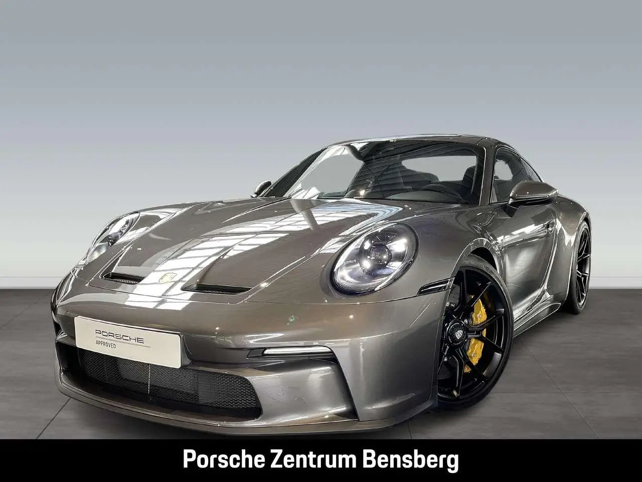 Photo 1 : Porsche 992 2022 Essence