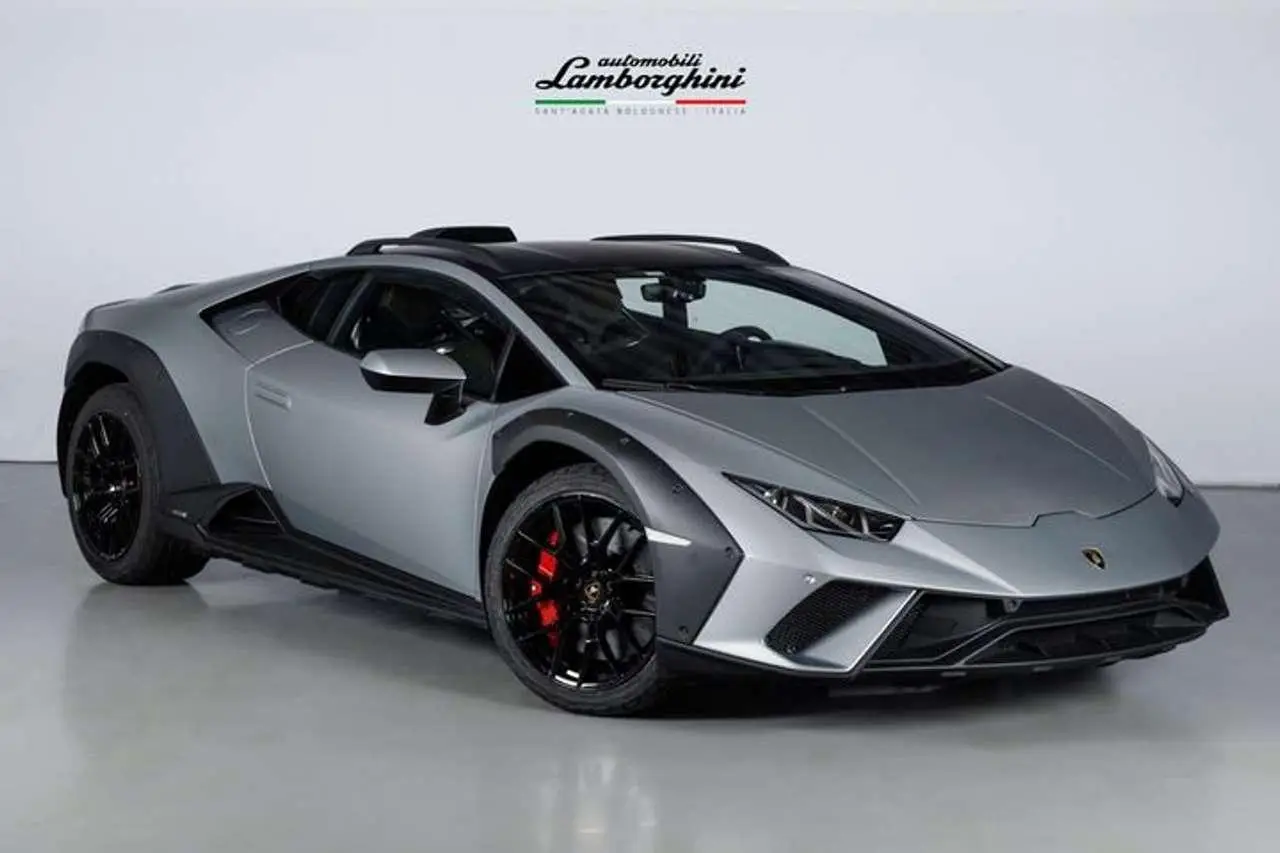 Photo 1 : Lamborghini Huracan 2024 Essence