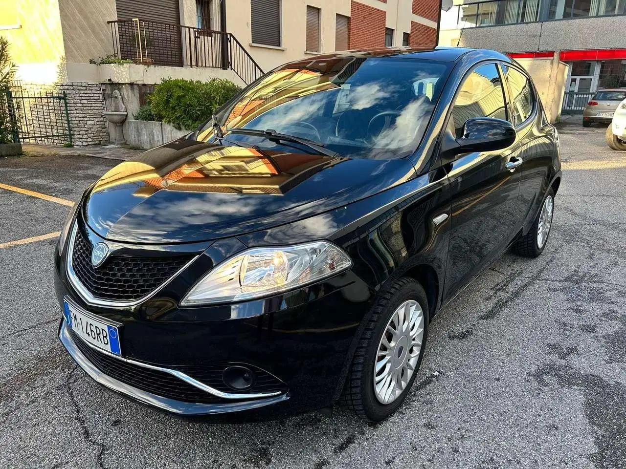 Photo 1 : Lancia Ypsilon 2017 Petrol