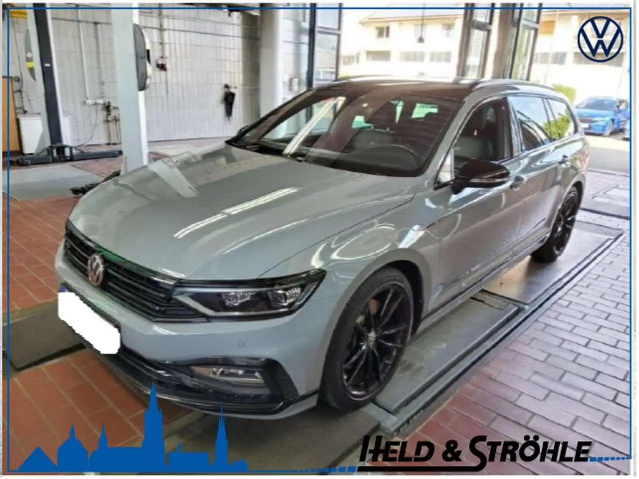 Photo 1 : Volkswagen Passat 2019 Petrol