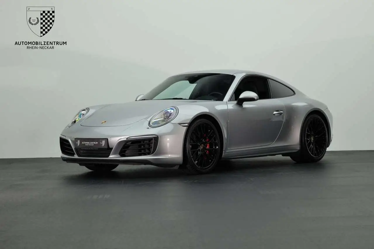 Photo 1 : Porsche 991 2018 Essence