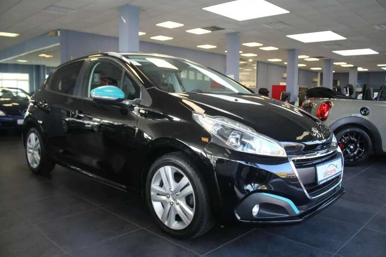 Photo 1 : Peugeot 208 2016 Petrol