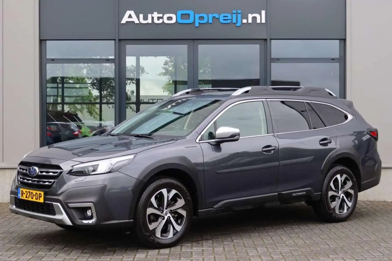 Photo 1 : Subaru Outback 2022 Essence