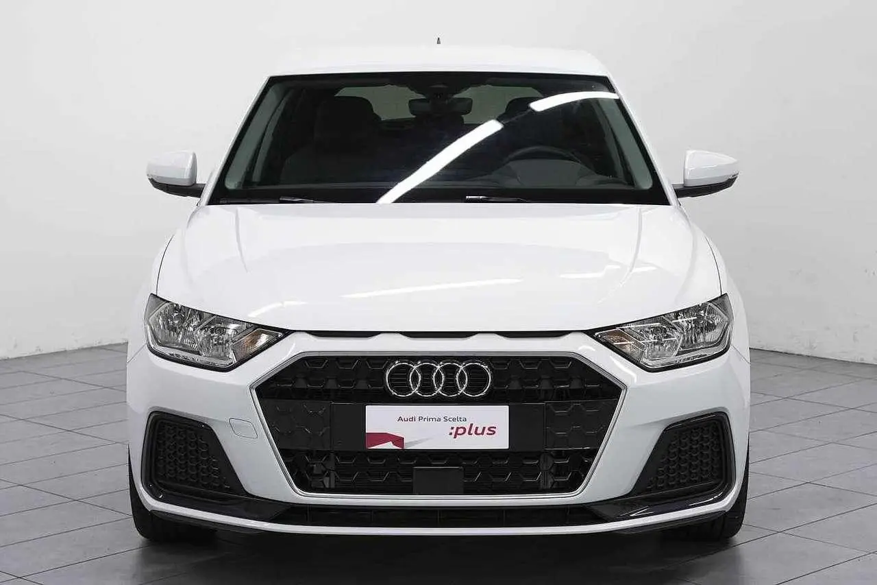 Photo 1 : Audi A1 2024 Essence