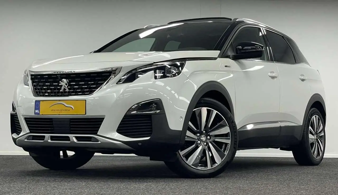 Photo 1 : Peugeot 3008 2018 Essence