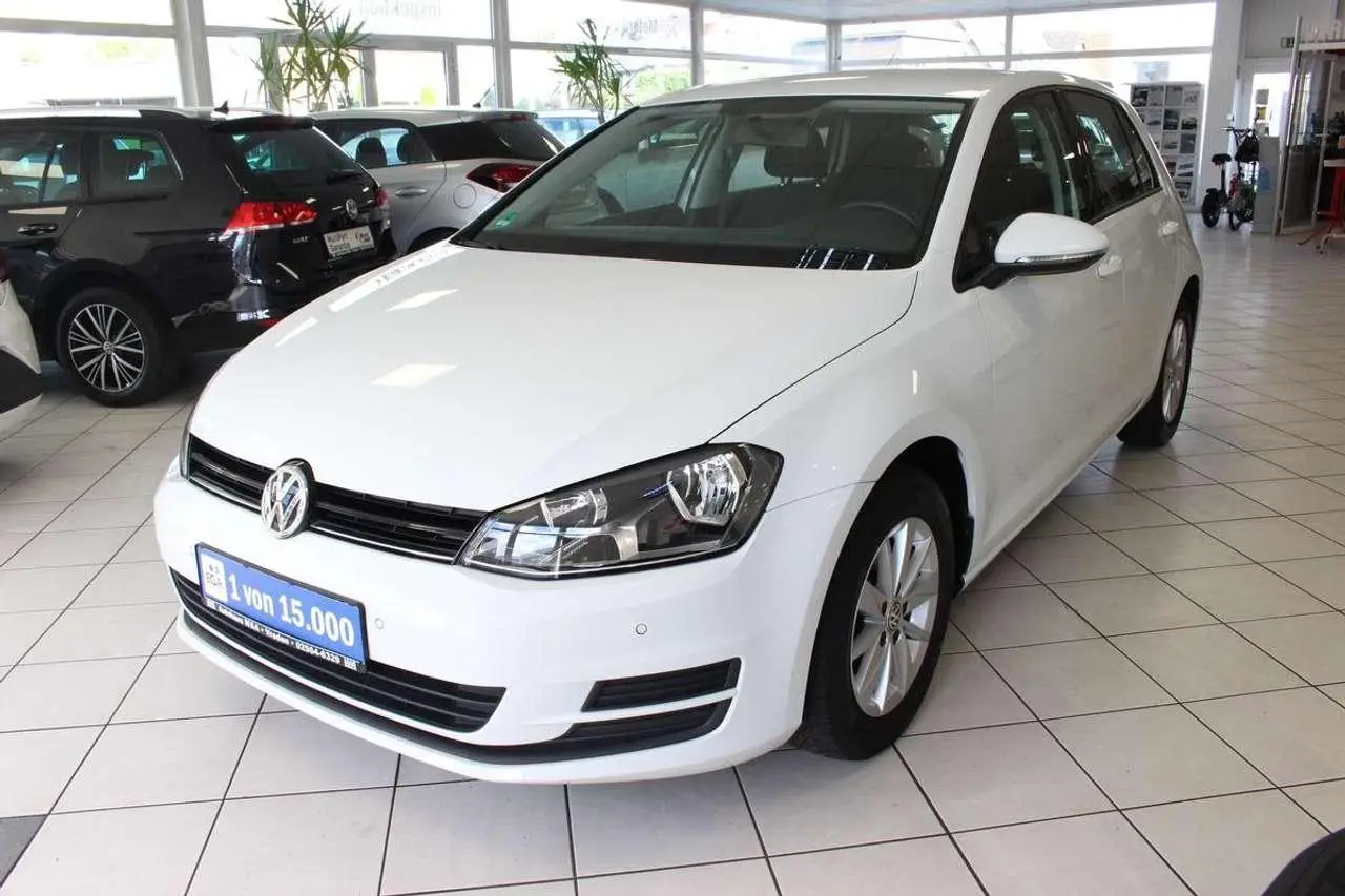 Photo 1 : Volkswagen Golf 2016 Petrol