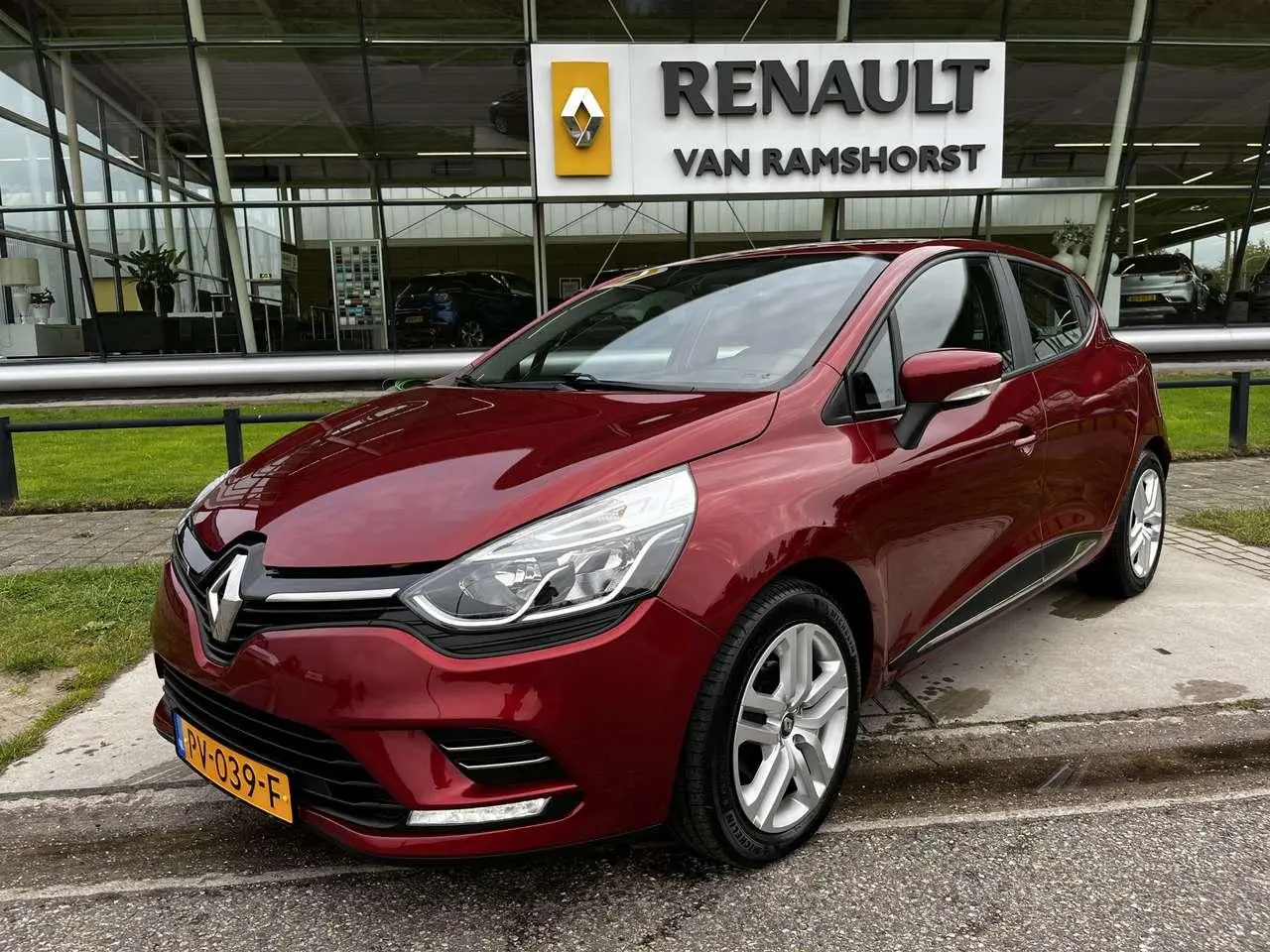 Photo 1 : Renault Clio 2017 Petrol