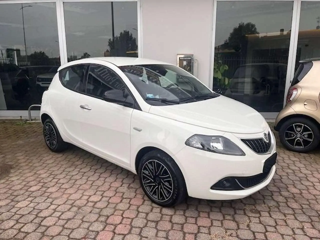 Photo 1 : Lancia Ypsilon 2023 Hybride