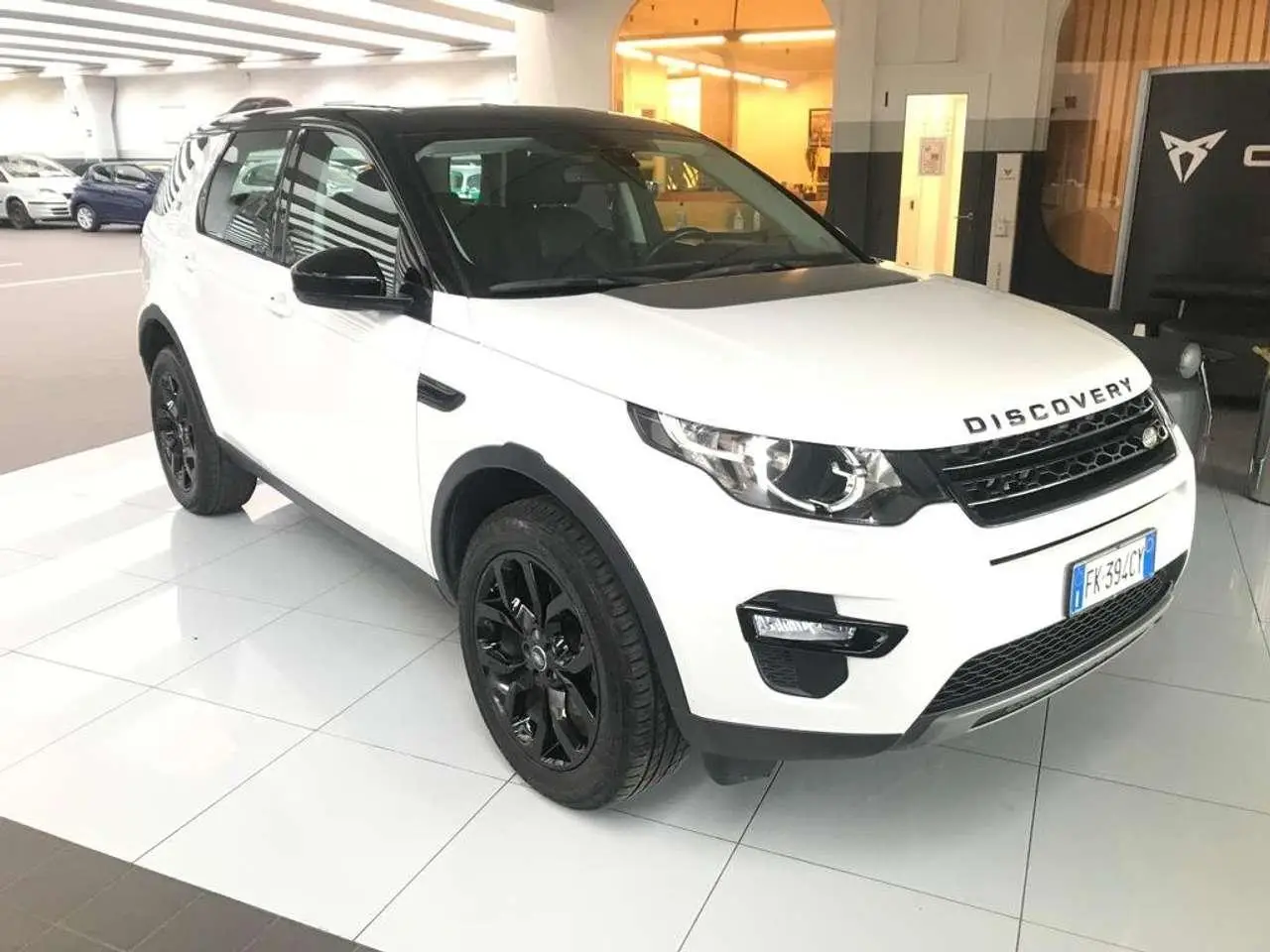 Photo 1 : Land Rover Discovery 2017 Diesel