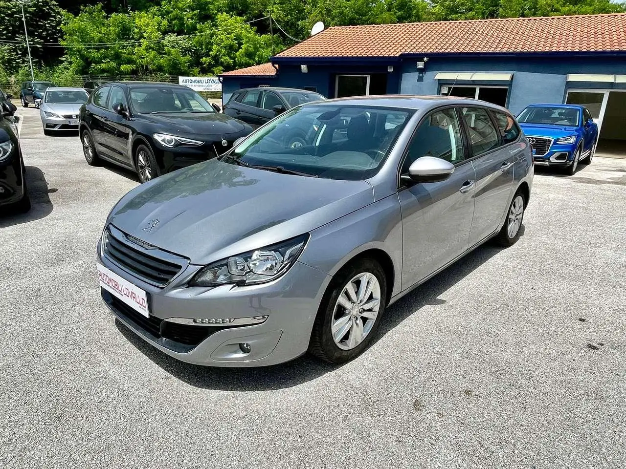 Photo 1 : Peugeot 308 2016 Diesel