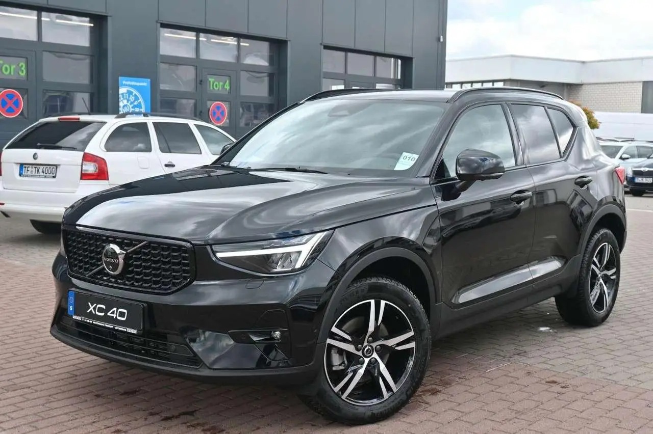 Photo 1 : Volvo Xc40 2024 Petrol