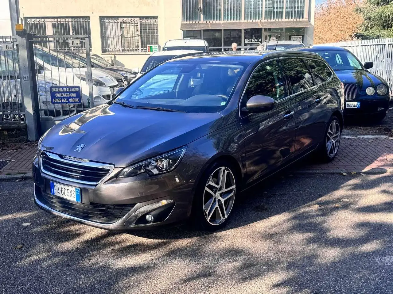 Photo 1 : Peugeot 308 2015 Petrol