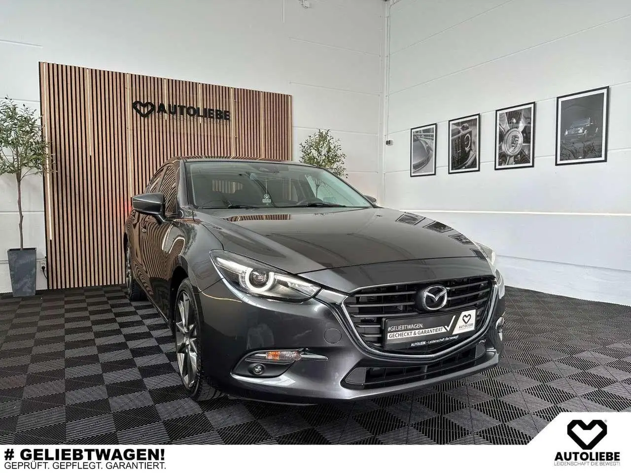 Photo 1 : Mazda 3 2018 Petrol