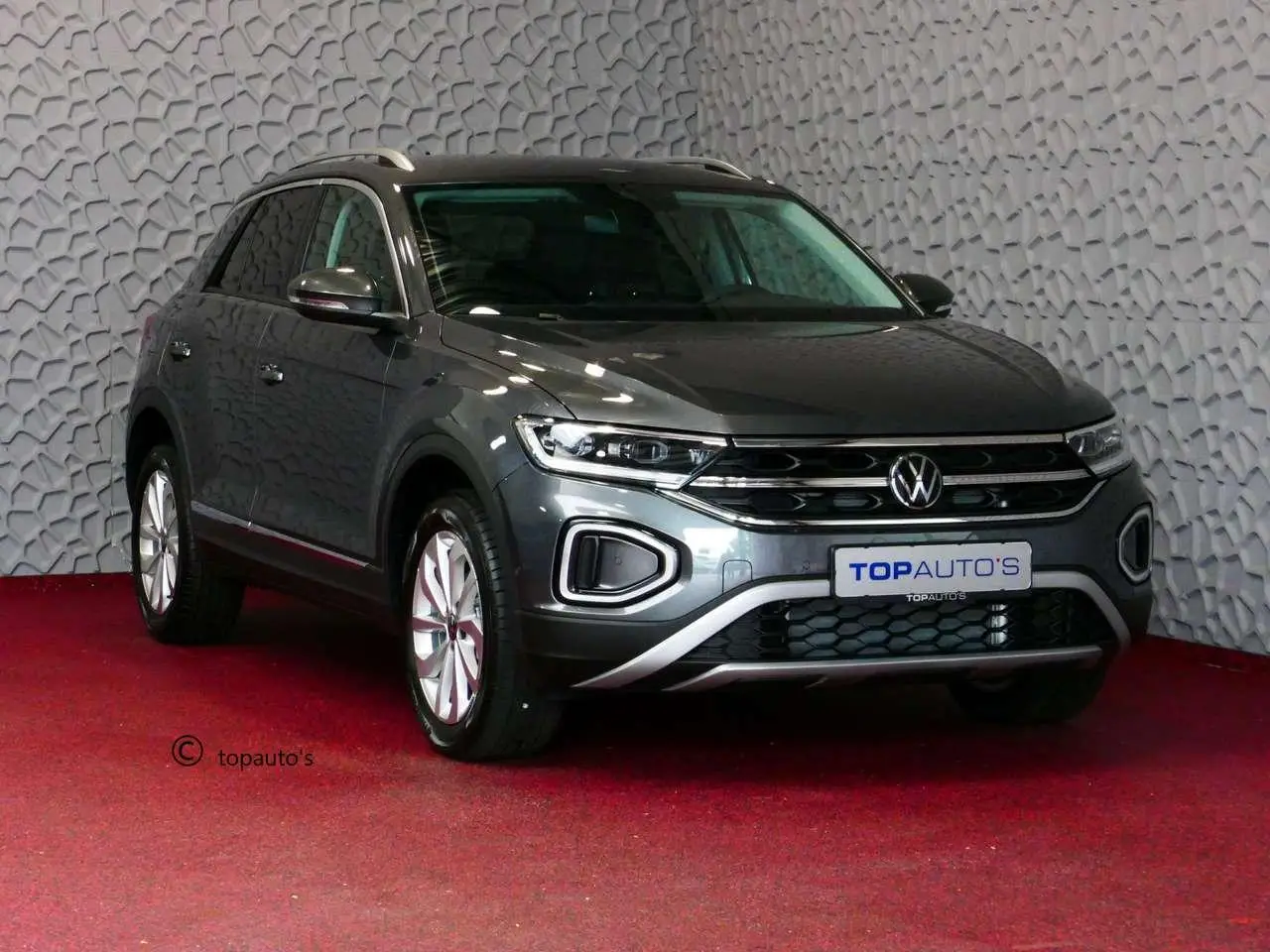 Photo 1 : Volkswagen T-roc 2024 Essence