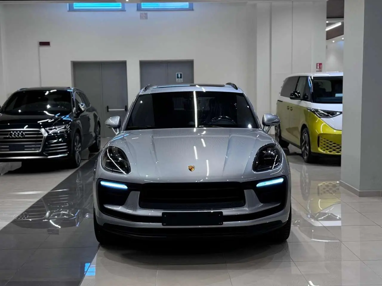 Photo 1 : Porsche Macan 2022 Essence