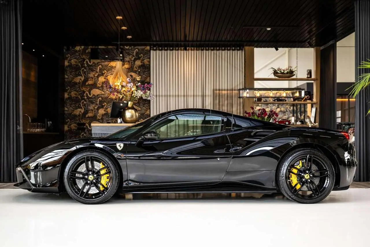 Photo 1 : Ferrari 488 2017 Petrol