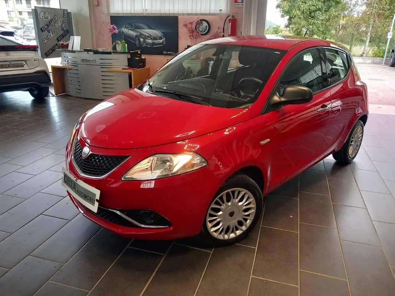 Photo 1 : Lancia Ypsilon 2017 Petrol