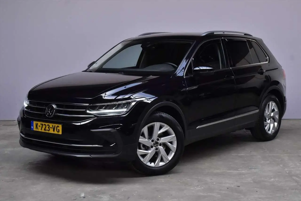 Photo 1 : Volkswagen Tiguan 2021 Essence