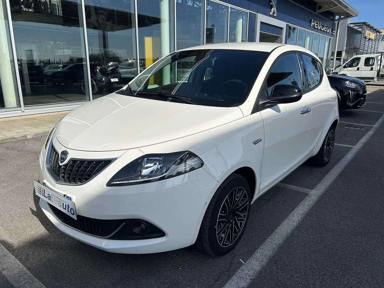 Photo 1 : Lancia Ypsilon 2022 Essence