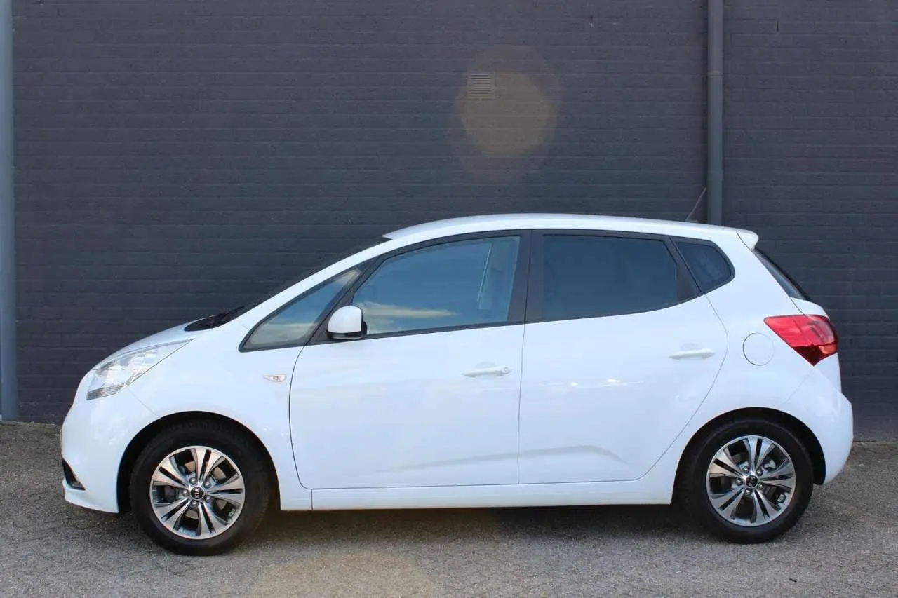 Photo 1 : Kia Venga 2015 Petrol