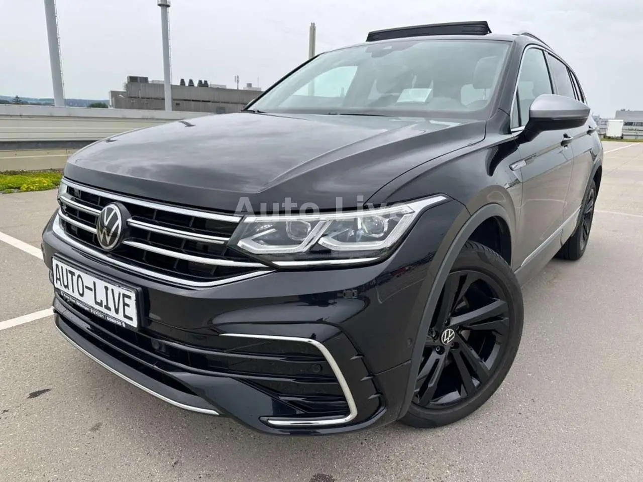 Photo 1 : Volkswagen Tiguan 2022 Petrol