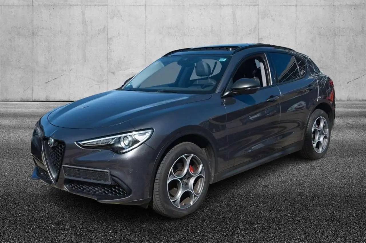 Photo 1 : Alfa Romeo Stelvio 2019 Essence