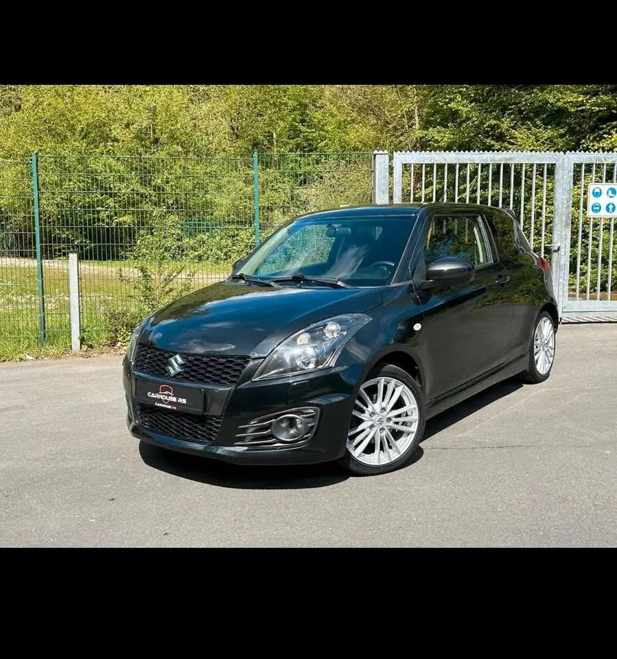 Photo 1 : Suzuki Swift 2017 Petrol