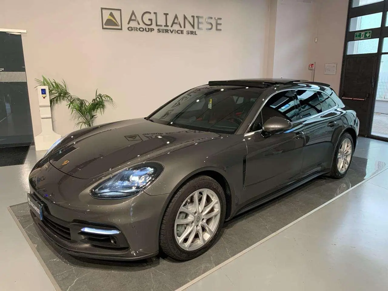 Photo 1 : Porsche Panamera 2018 Petrol