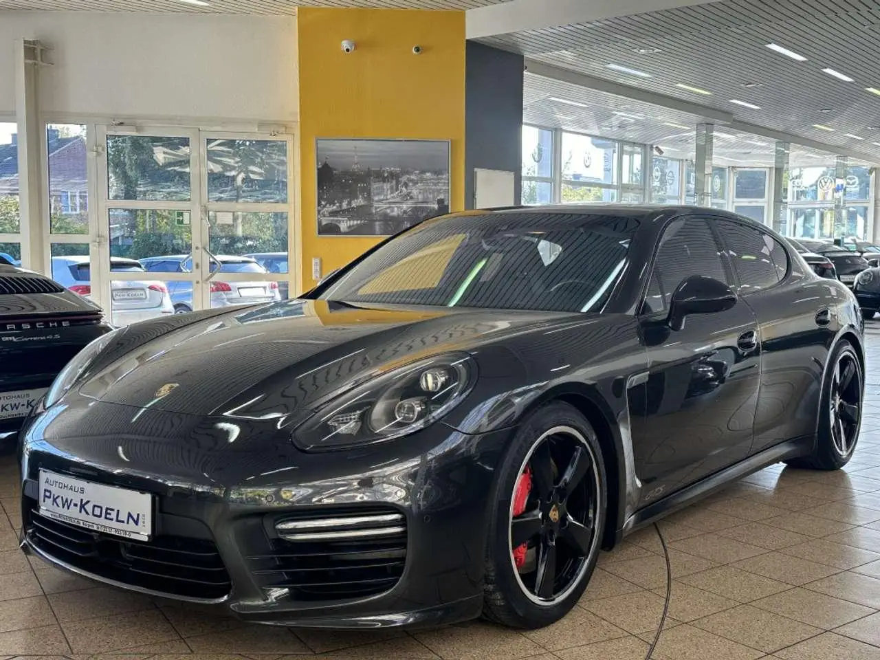 Photo 1 : Porsche Panamera 2016 Petrol