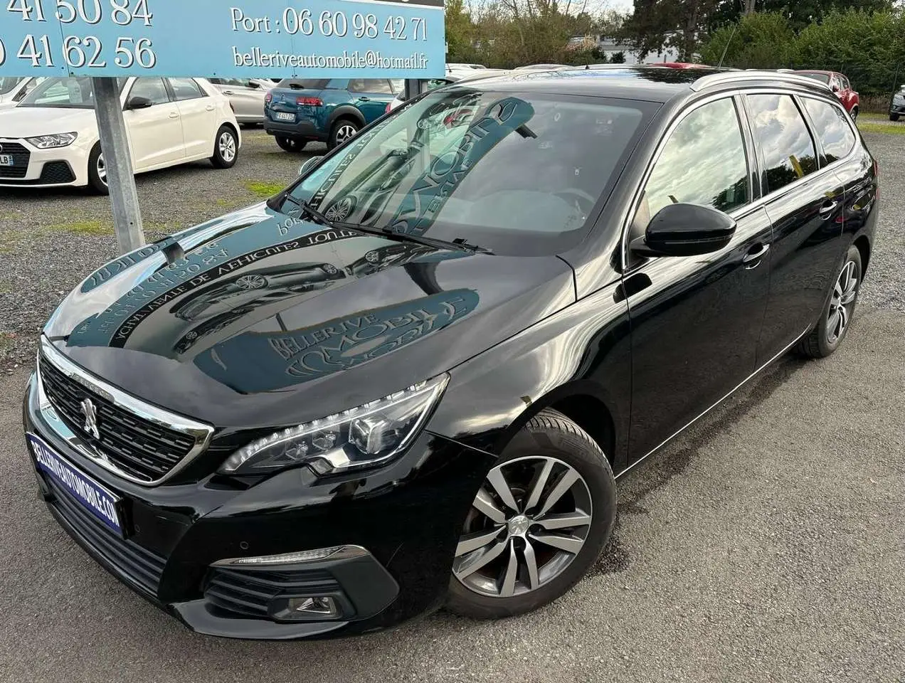 Photo 1 : Peugeot 308 2018 Petrol