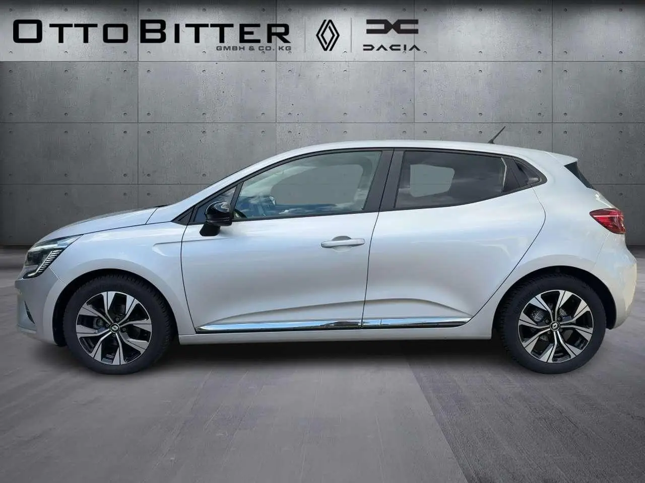 Photo 1 : Renault Clio 2023 Petrol