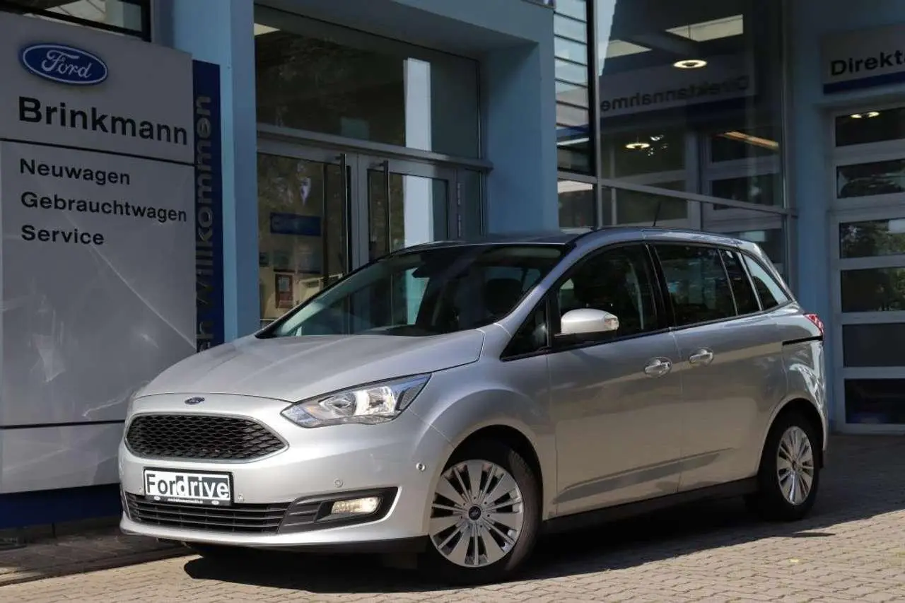 Photo 1 : Ford Grand C-max 2019 Essence