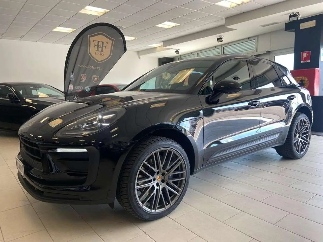 Photo 1 : Porsche Macan 2021 Petrol