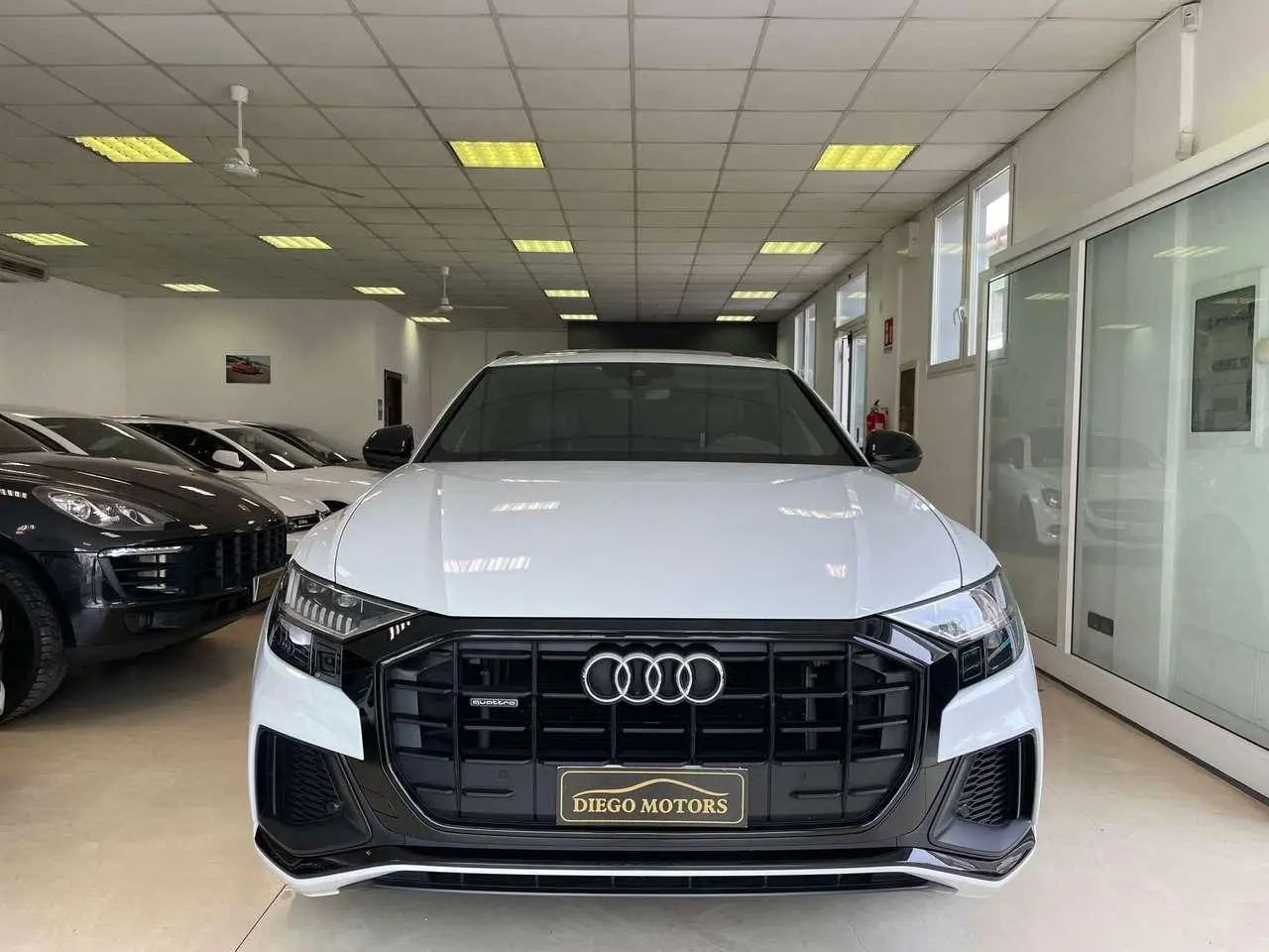 Photo 1 : Audi Q8 2019 Hybrid