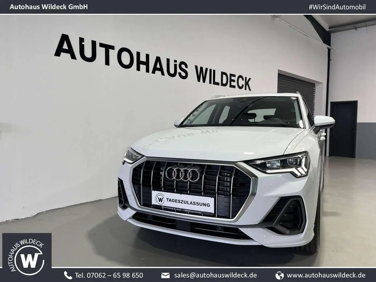 Photo 1 : Audi Q3 2024 Petrol