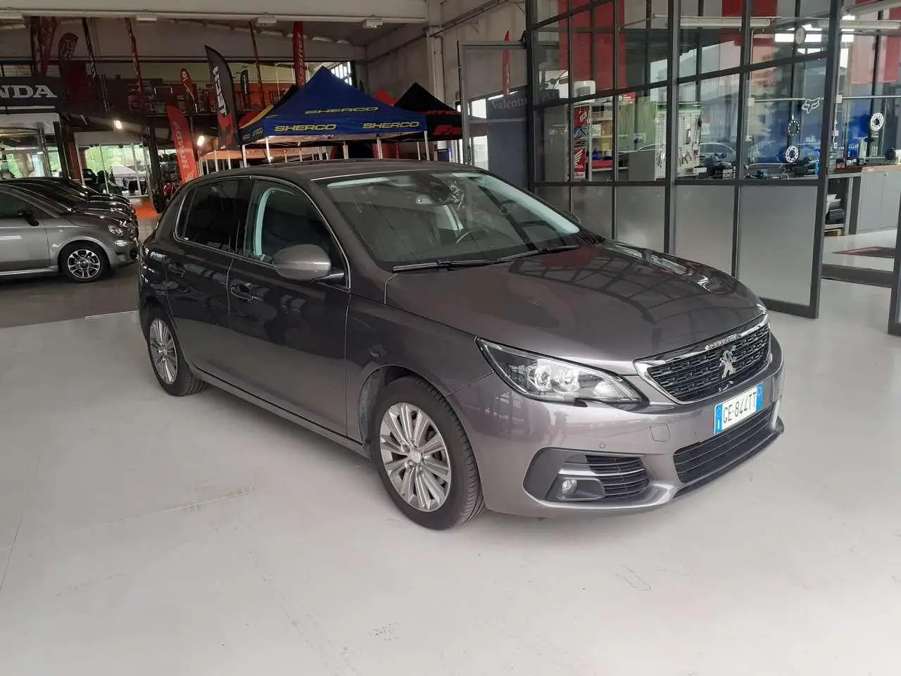 Photo 1 : Peugeot 308 2021 Petrol