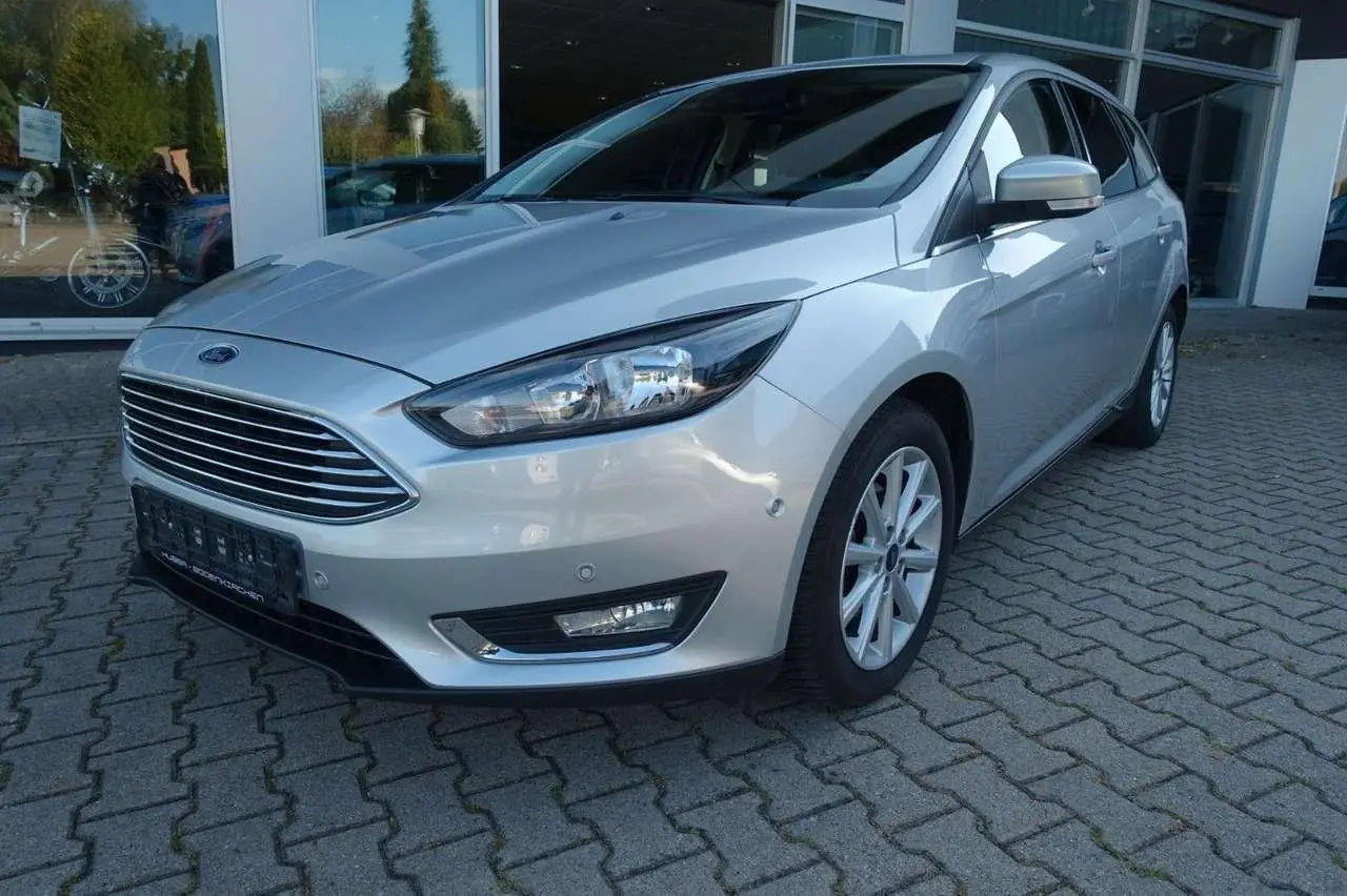 Photo 1 : Ford Focus 2017 Petrol