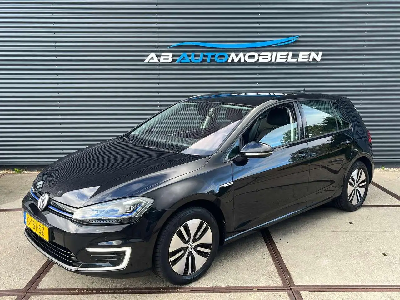 Photo 1 : Volkswagen Golf 2019 Electric